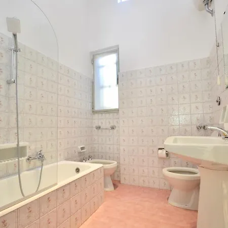 Riviera - 5 Min Walking From * ラッパロ