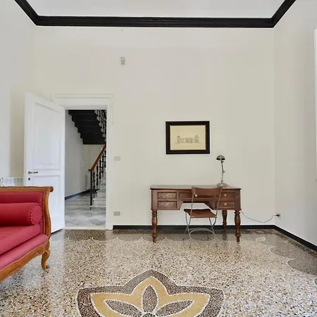 Riviera - 5 Min Walking From