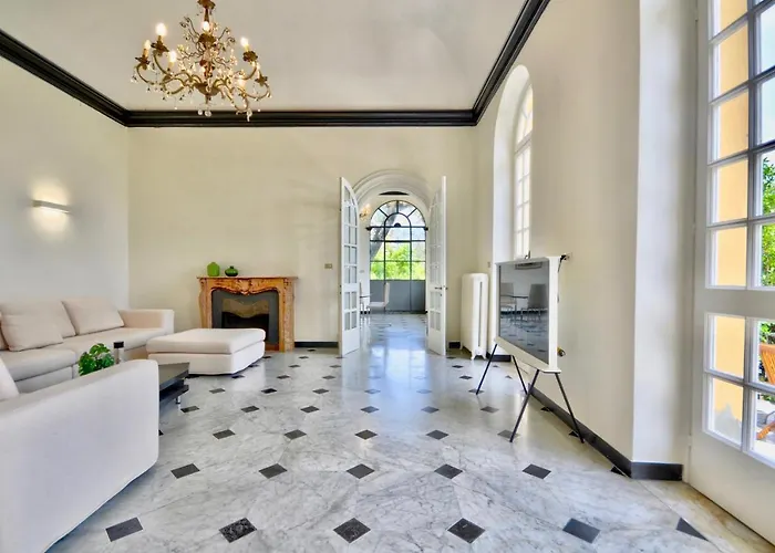 Riviera - 5 Min Walking From