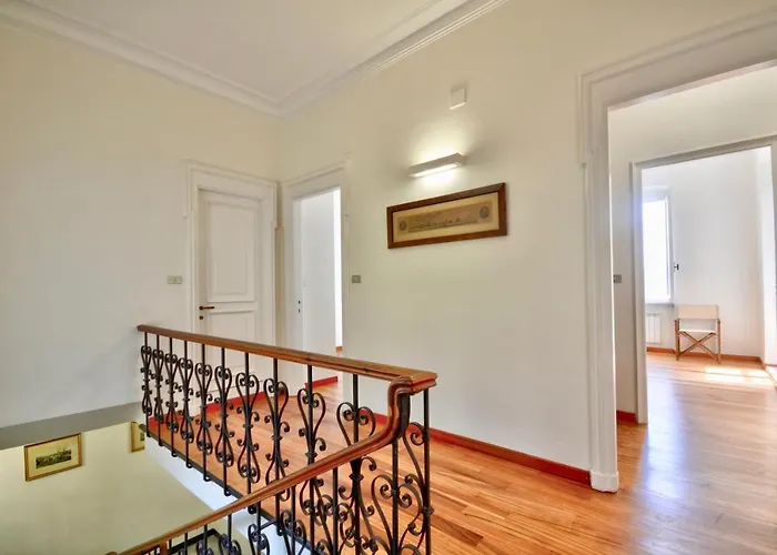 Riviera - 5 Min Walking From *