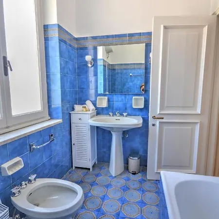 Riviera - 5 Min Walking From Vila Rapallo